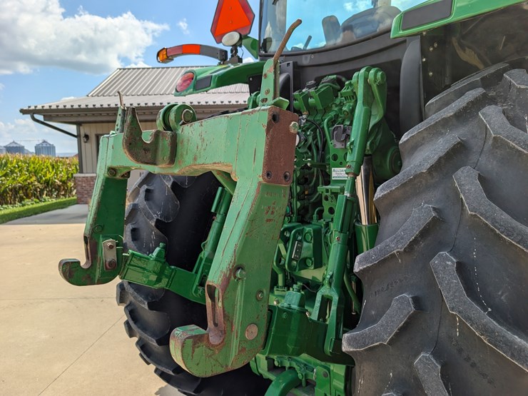 2015-john-deere-6175r-image-44