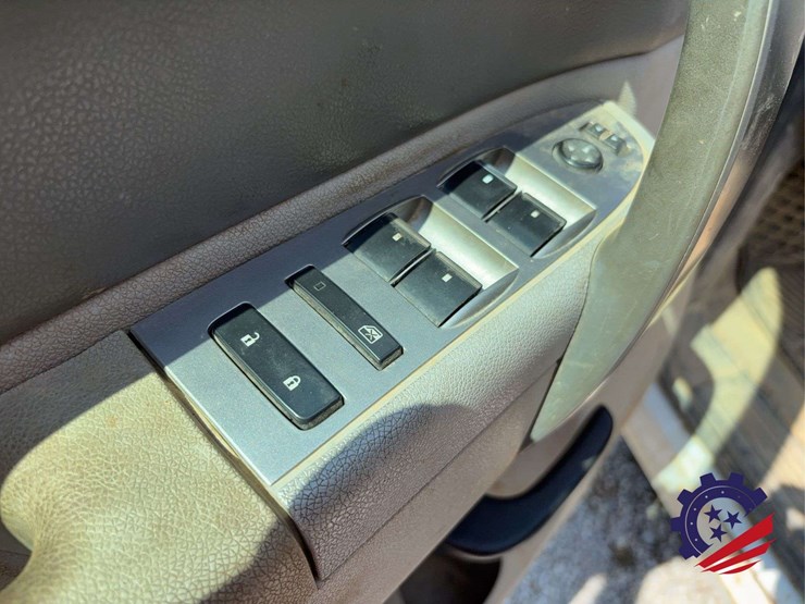 2013-chevrolet-silverado-2500hd-image-48