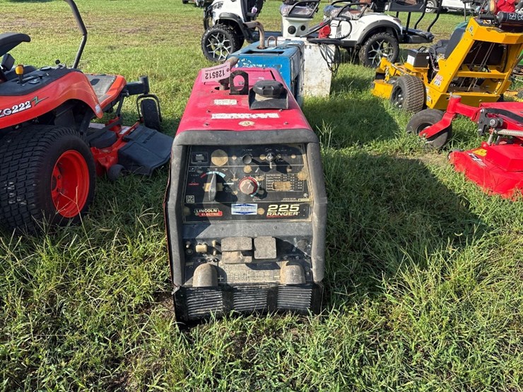 126---lincoln-electric-ranger-225-generator/welder-image-3