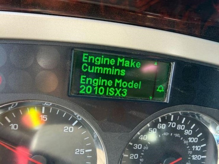 2012-kenworth-t800-image-26