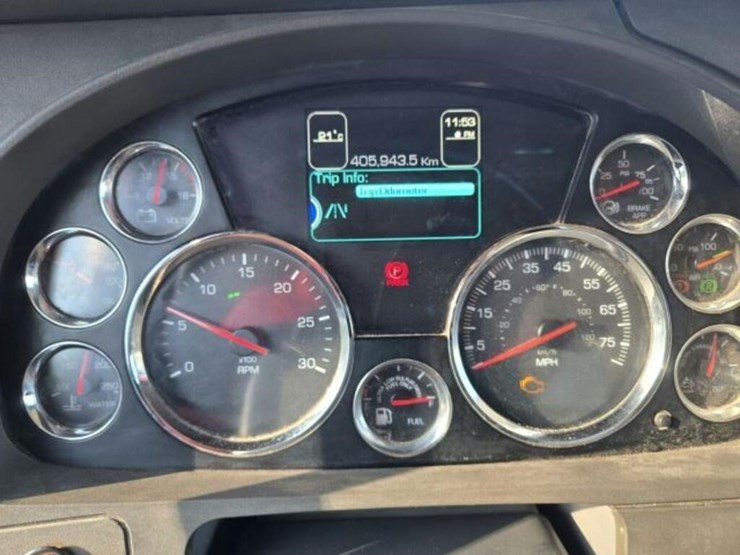 2016-kenworth-t880-image-14