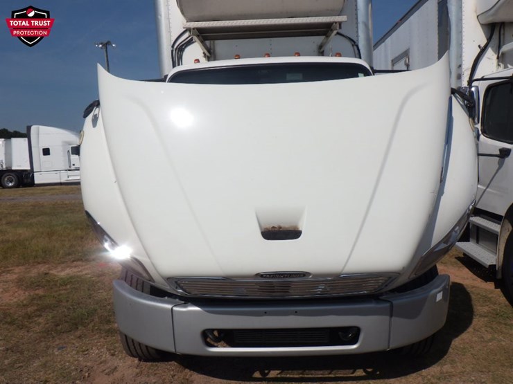 2020-freightliner-m2-106-image-17