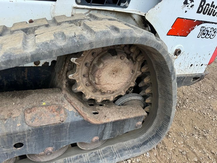 2016-bobcat-t590-image-15