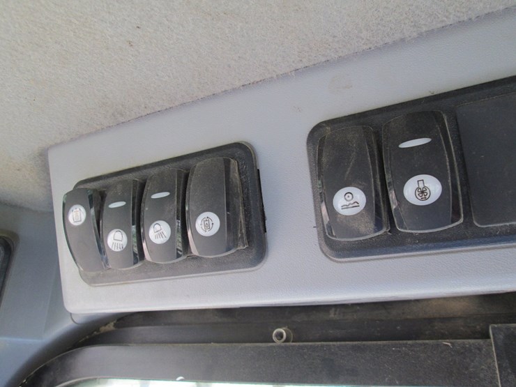 2018-caterpillar-299d2-xhp-image-34