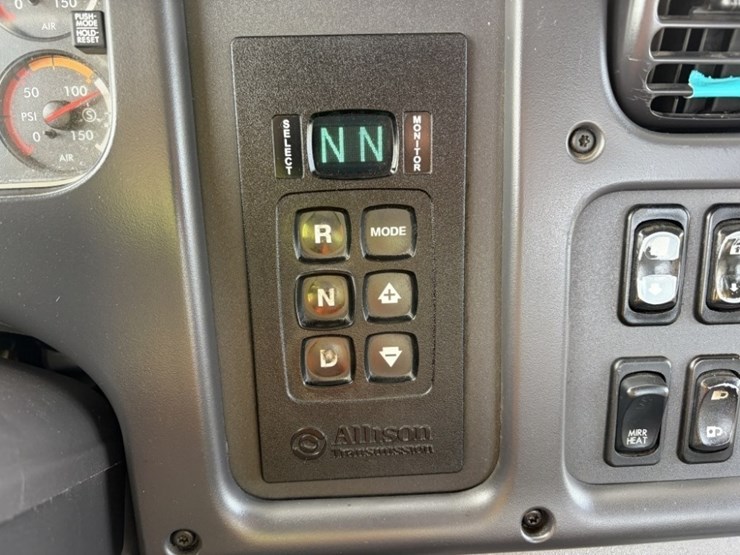 2019-freightliner-m2-t/a-roll-off-truck-image-32