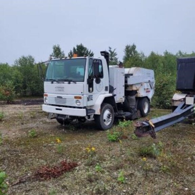 2004 FREIGHTLINER FC80