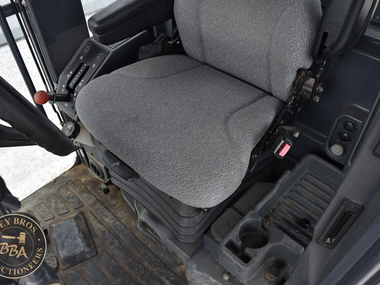 2010-deere-670g-image-54