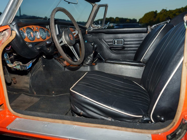#1069-•-offered-at-no-reserve-|-1973-mg-mgb-mark-lll-convertible-image-72