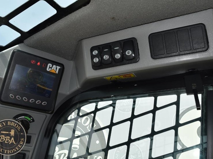 2015-caterpillar-287d-image-50