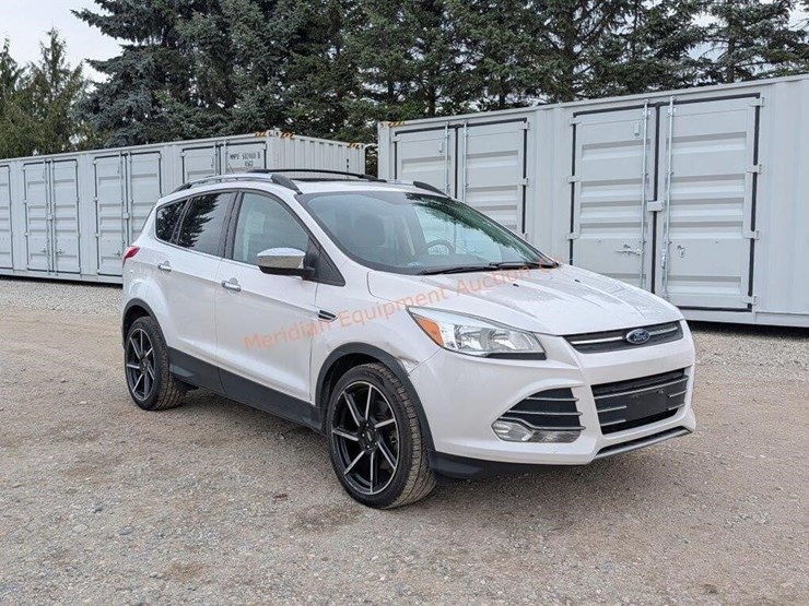 2015-ford-escape-se-image-1