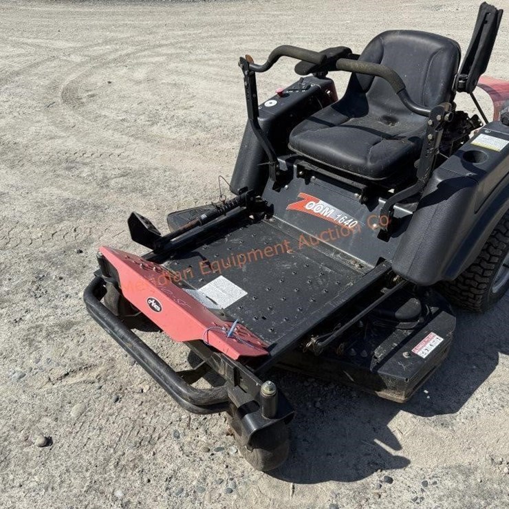 Ariens Zoom 1640 Zero Lawn Mower- Non Operable
