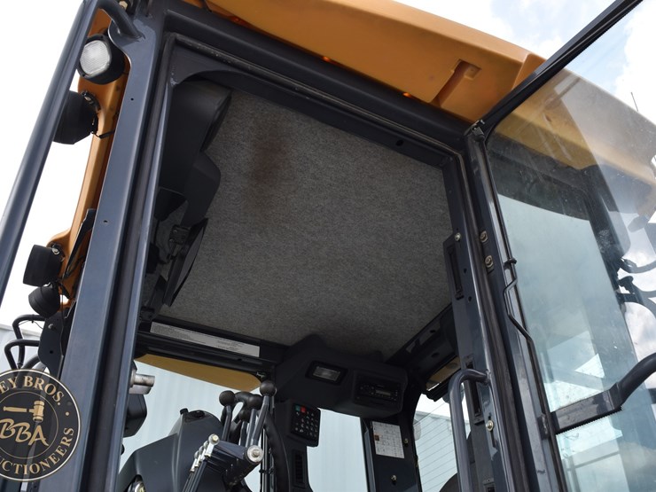 2010-deere-670g-image-51