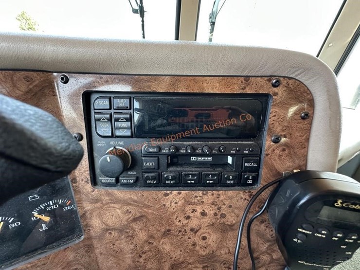 1999-safari-trek-24'-motorhome-image-58