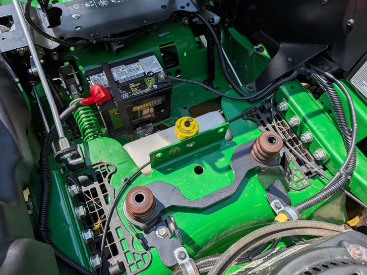 2019-john-deere-z915e-image-40