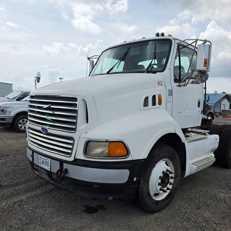 1997 FORD TRACTOR
