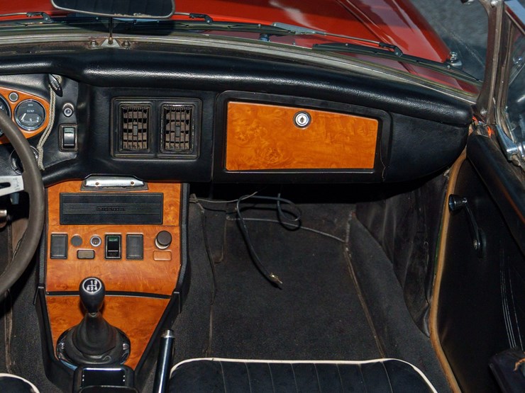 #1069-•-offered-at-no-reserve-|-1973-mg-mgb-mark-lll-convertible-image-81