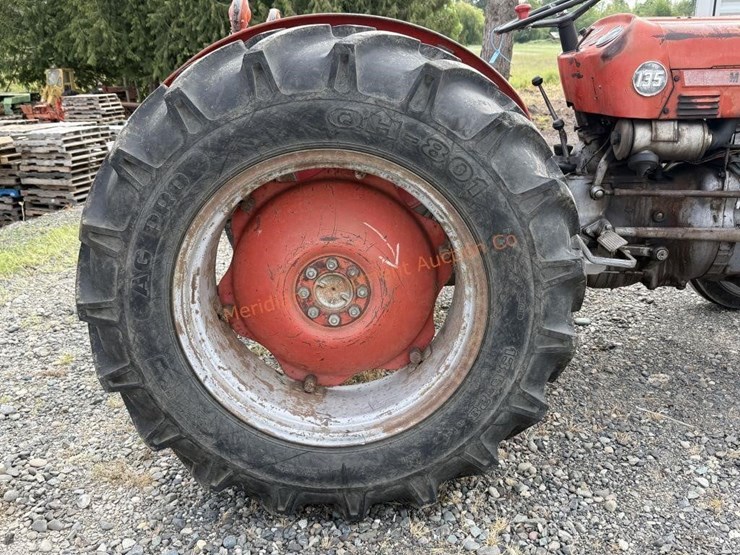 massey-ferguson-135-image-24