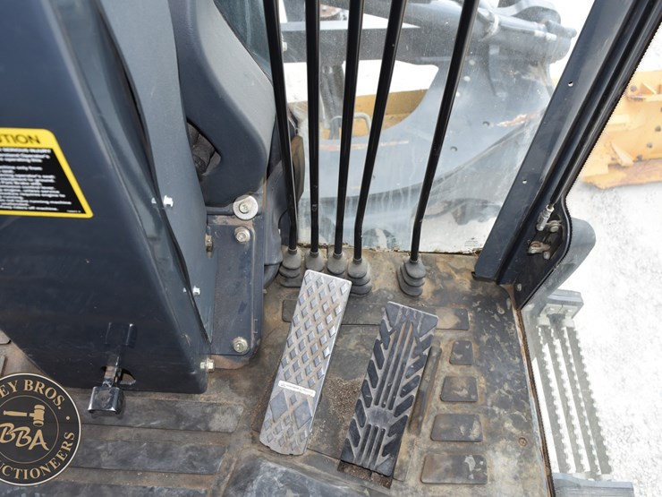 2010-deere-670g-image-63