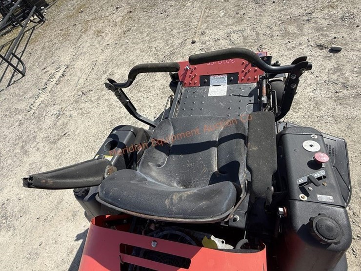 ariens-zoom-1640-zero-lawn-mower--non-operable-image-15