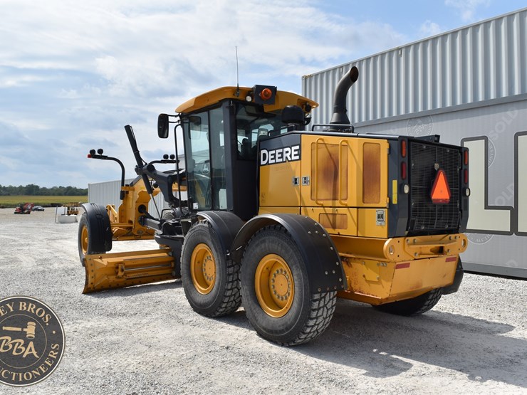 2010-deere-670g-image-10