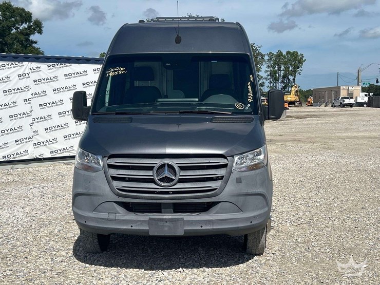 2010-mercedes-benz-sprinter-4500-image-42