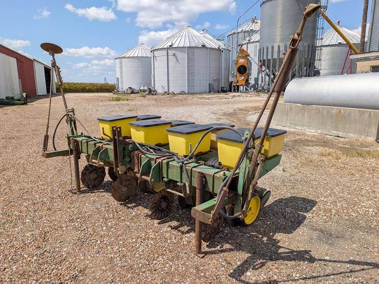 john-deere-7100-image-1