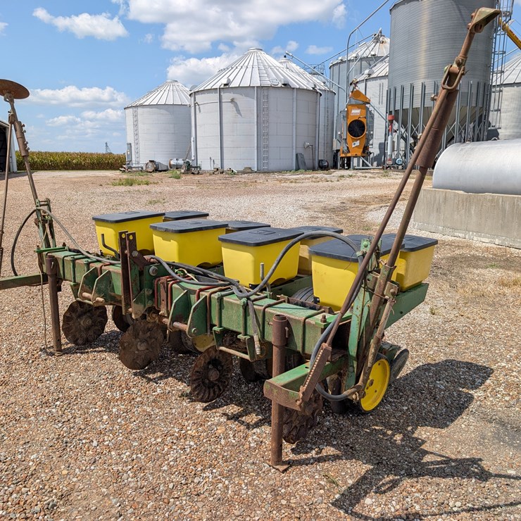 JOHN DEERE 7100