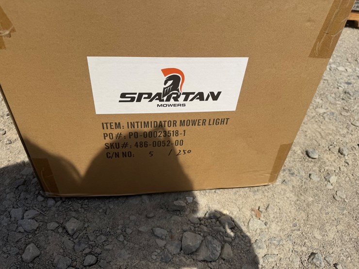 #10510-•-lot-of-(2)-boxes-of-spartan-mower-lights-inv#10510-image-5