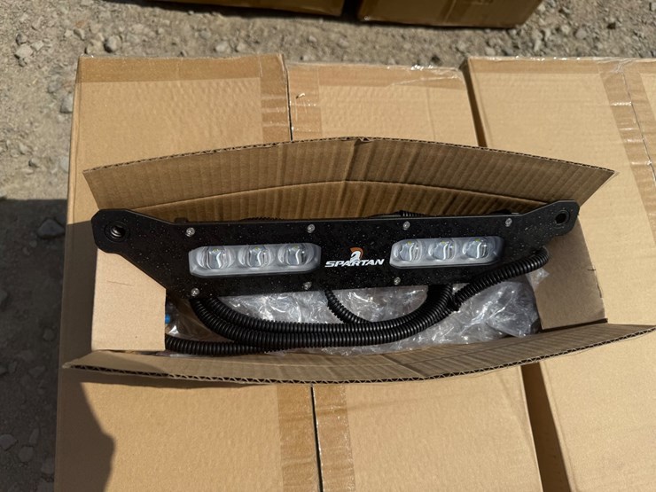 #10509-•-lot-of-(2)-boxes-of-spartan-mower-lights-inv#10509-image-6