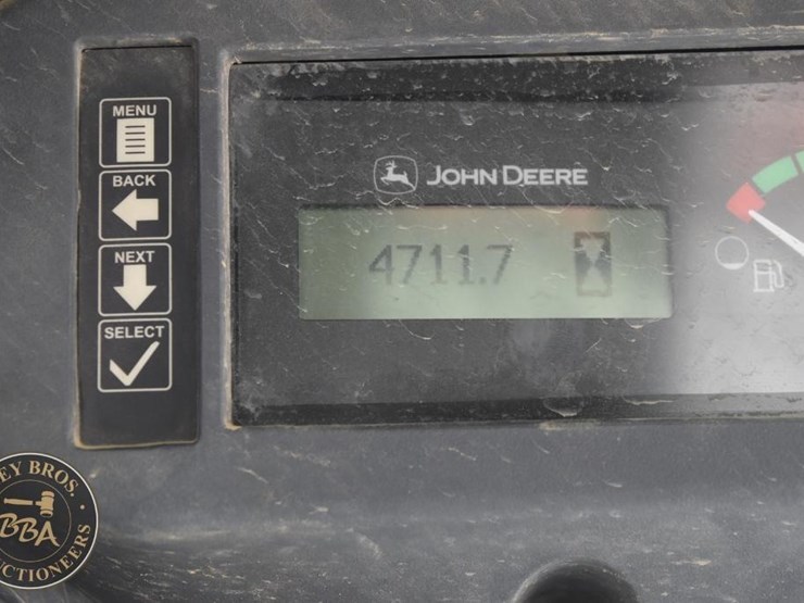 2012-deere-318d-image-28