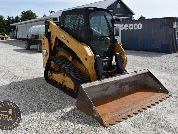 2024-caterpillar-255-image-8