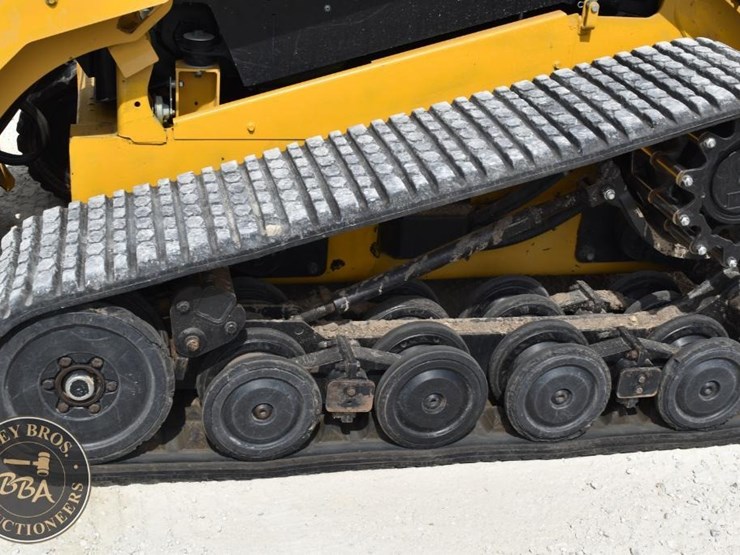 2015-caterpillar-287d-image-30