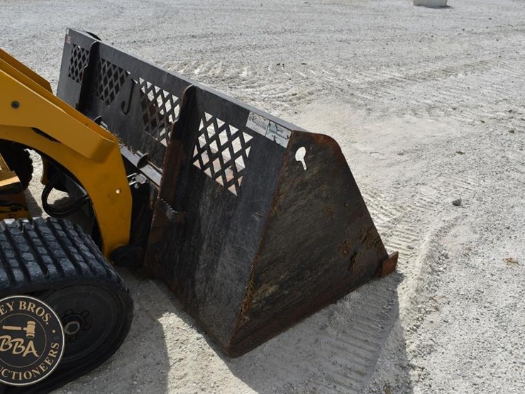 2015-caterpillar-287d-image-21