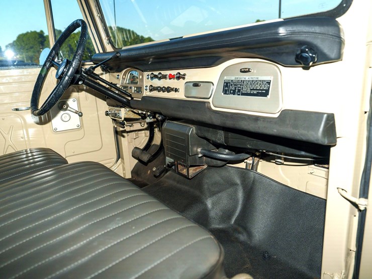 1969-toyota-landcruiser-image-3