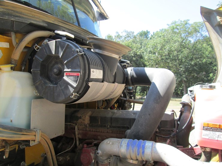2019-mack-anthem-64t-image-39