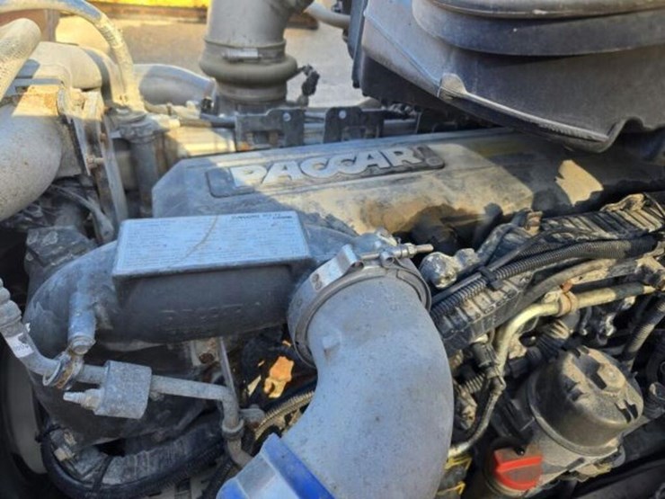 2016-kenworth-t880-image-28