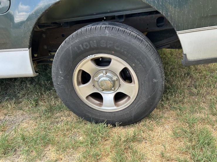 2002-ford-f150-xlt-image-13