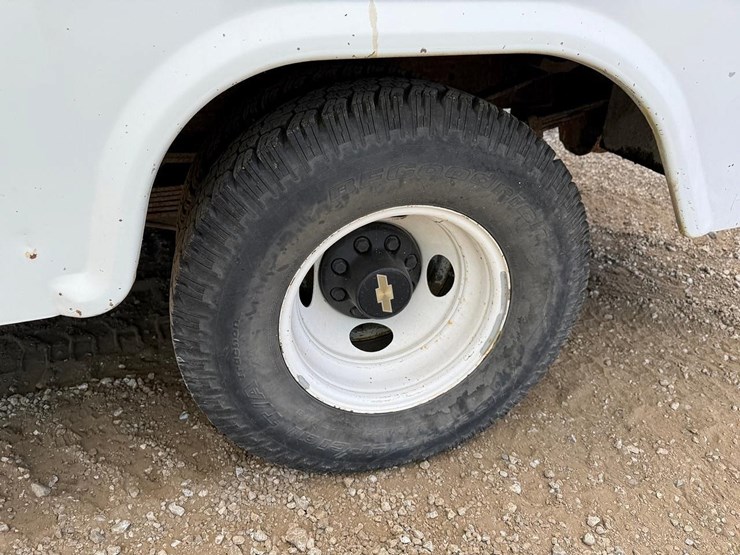 1992-chevrolet-cheyenne-3500-image-22