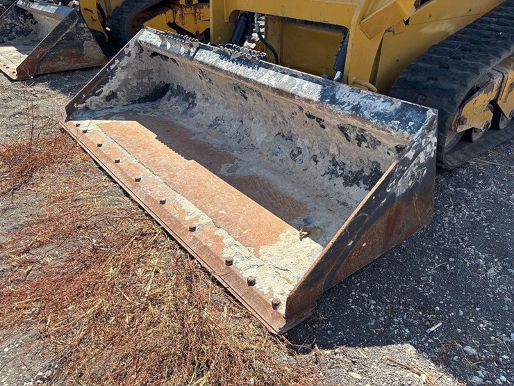 2021-caterpillar-259d3-image-11