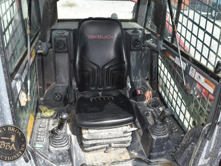 2022-takeuchi-tl10v2-image-48