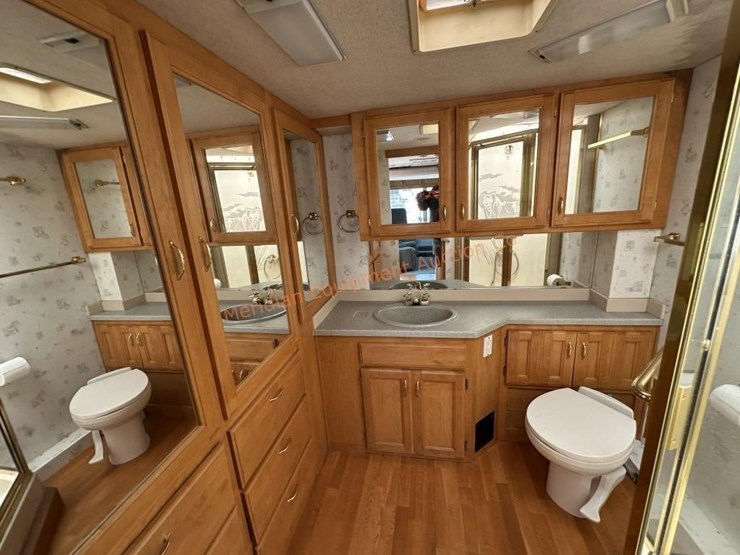 1999-safari-trek-24'-motorhome-image-39