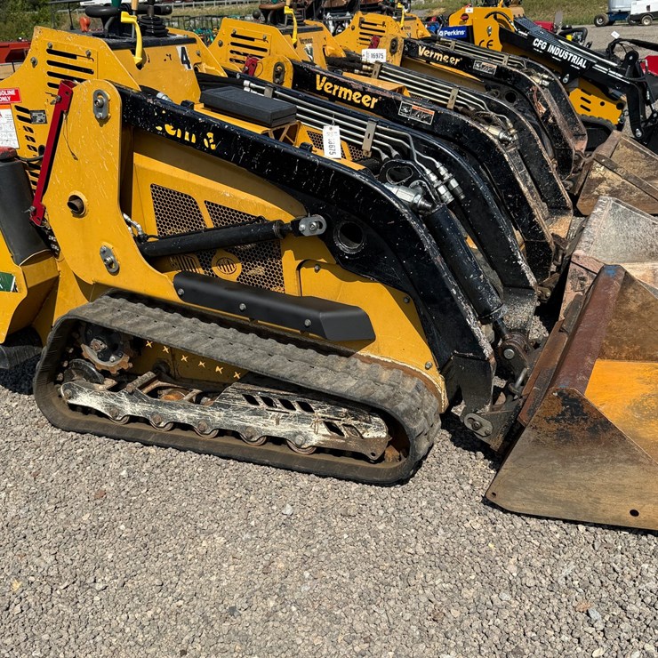 #18675 • 2022 VERMEER 5925TX TRACK SKID STEER
