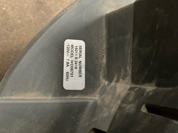 #104-•-2-milwaukee-4-1/2"-corded-angle-grinders-and-ridgid-wet&dry-shop-vac-image-16