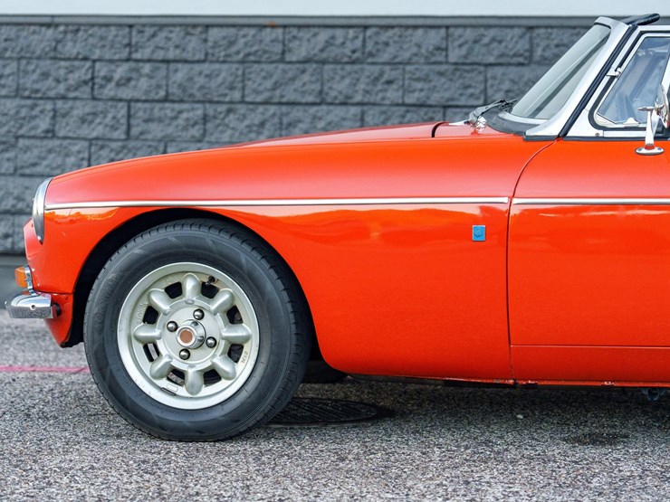 #1069-•-offered-at-no-reserve-|-1973-mg-mgb-mark-lll-convertible-image-37