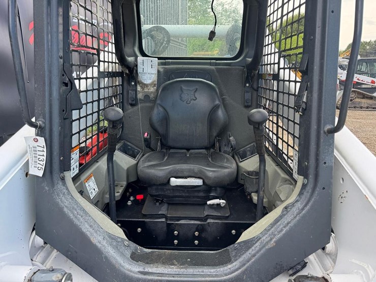 2021-bobcat-t770-image-22