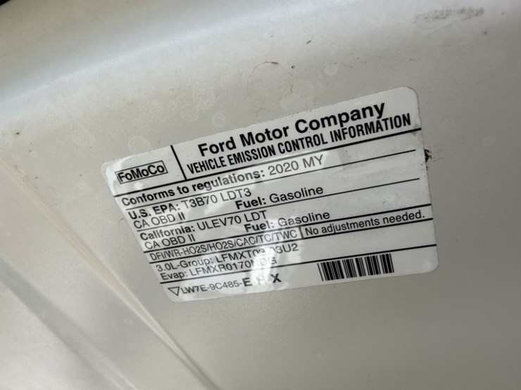 2020-ford-explorer-image-13