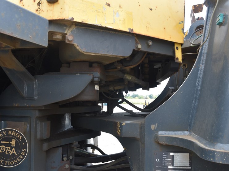 2006-komatsu-wa470-5-image-23