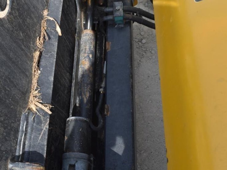 2015-caterpillar-287d-image-26
