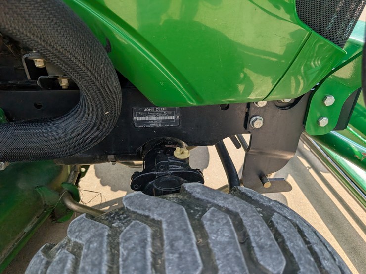 2012-john-deere-1026r-image-54