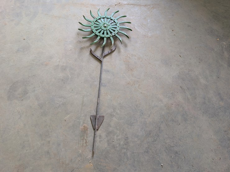 hand-crafted-steel-flower-decor-image-1